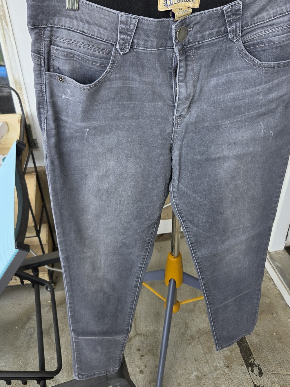 Democracy Women’s Grey Slim Jeans - sz 14 Stretch Waist